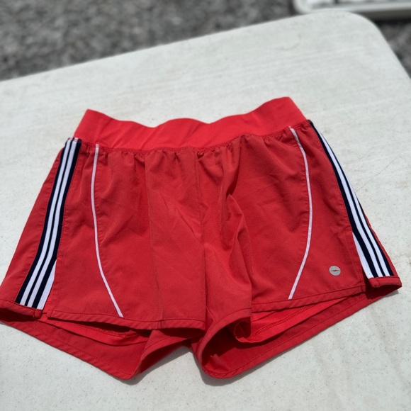 Avia Red Sports Shorts - Picture 1 of 3